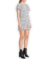 Load image into Gallery viewer, BB Dakota Floral Romper
